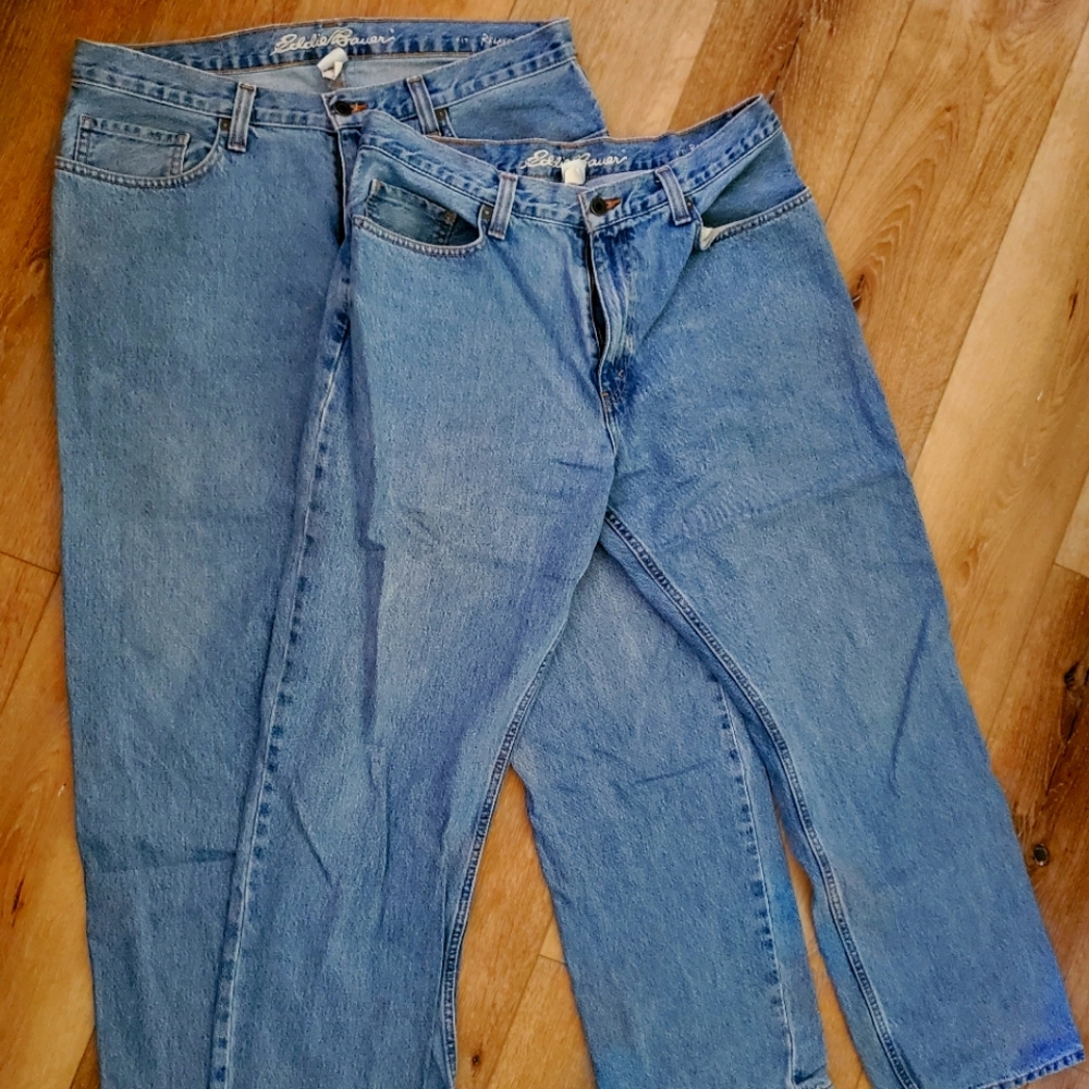 Mens Eddie Bauer relaxed fit pants 34x32 (2) pairs